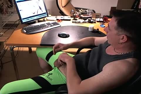 Green Bulge -> White ball batter