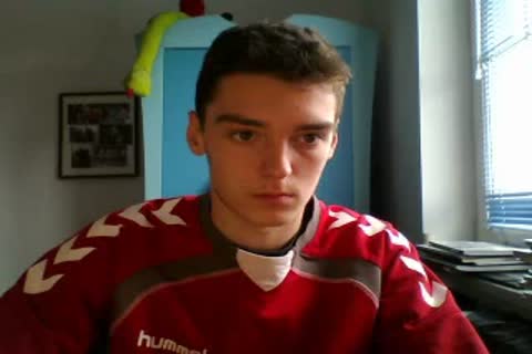 Croatian wild built lad Cums,Great Bubble wazoo,good cock