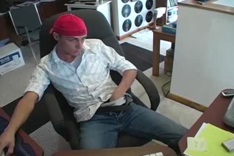 naughty lad With A Smooth And Toned Body Jack His big 10-Pounder Off