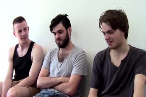 Aussie dilettante 3some