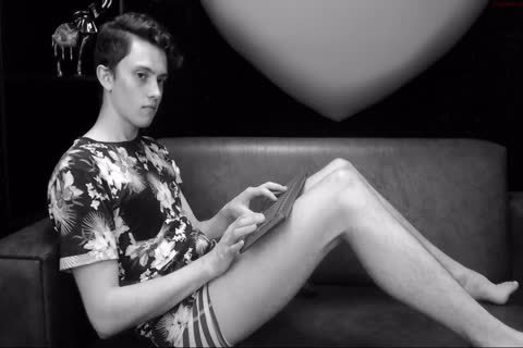 naughty Star Hides The Vibrations