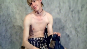 teensandtwinks: Blond Beauty Strokes the Beast